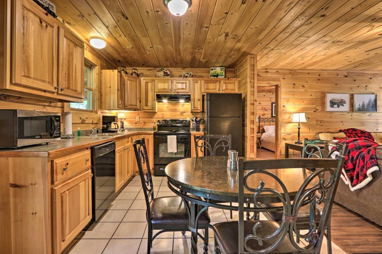 Cabin With Deck And Fireplace Less Than 3 Mi To Dollywood! Піджен-Фордж Екстер'єр фото