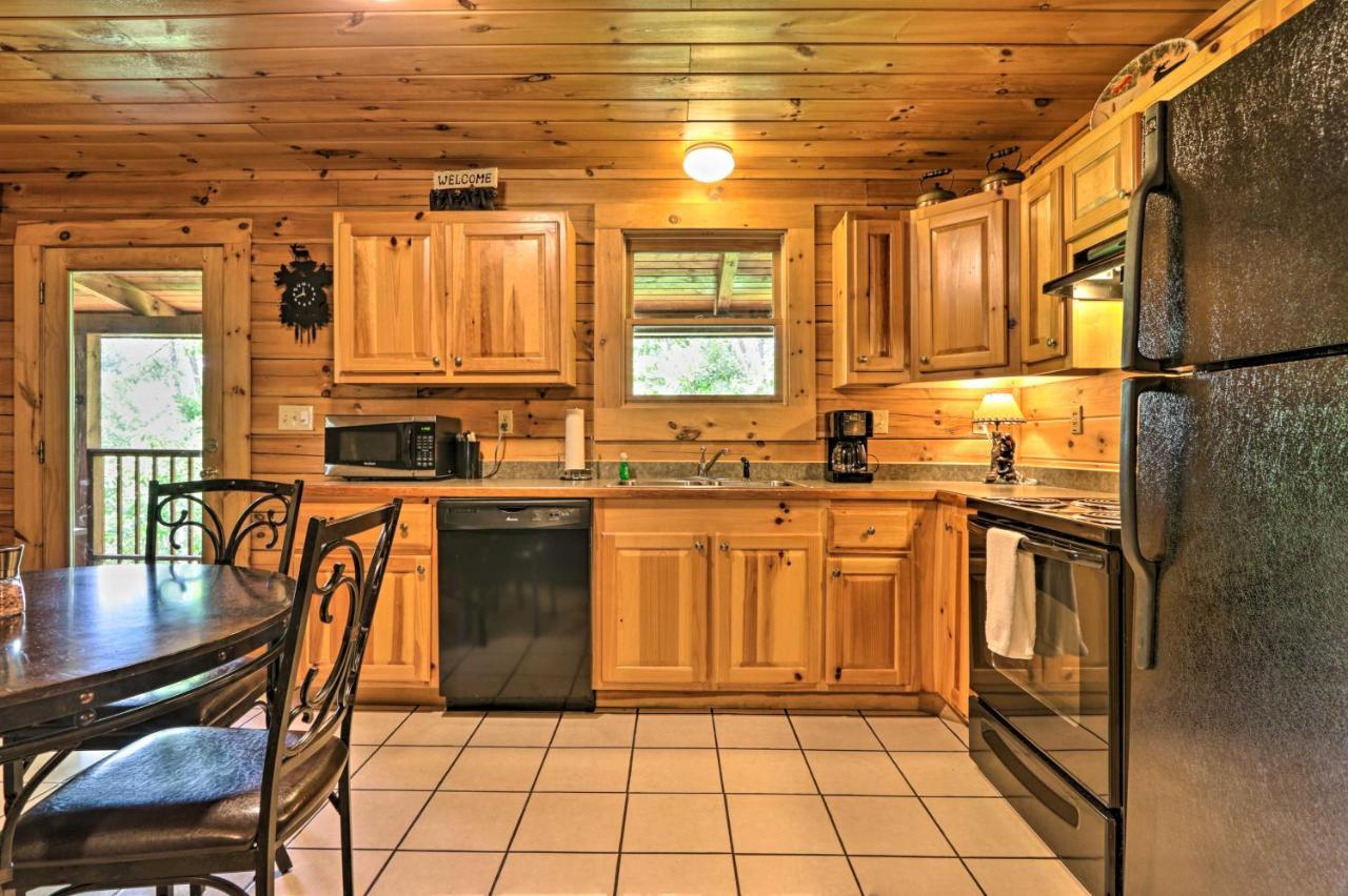 Cabin With Deck And Fireplace Less Than 3 Mi To Dollywood! Піджен-Фордж Екстер'єр фото